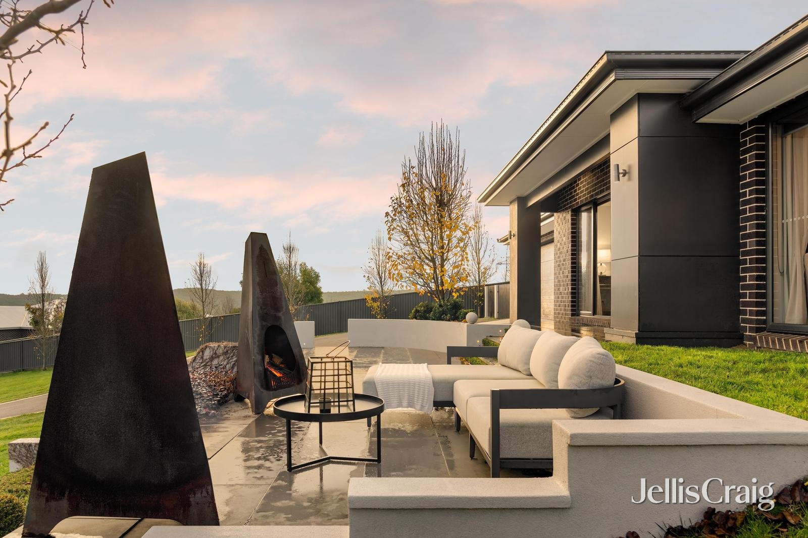 16 Holmsgarth Court, Brown&nbsp;Hill image 2