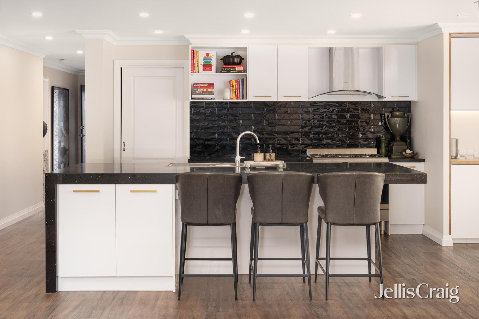 16 Holmsgarth Court, Brown&nbsp;Hill image 3