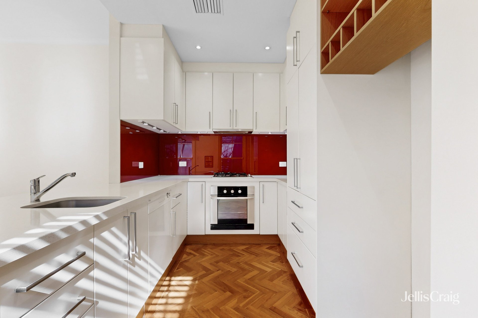 1/6 Hopetoun Avenue, Canterbury image 4