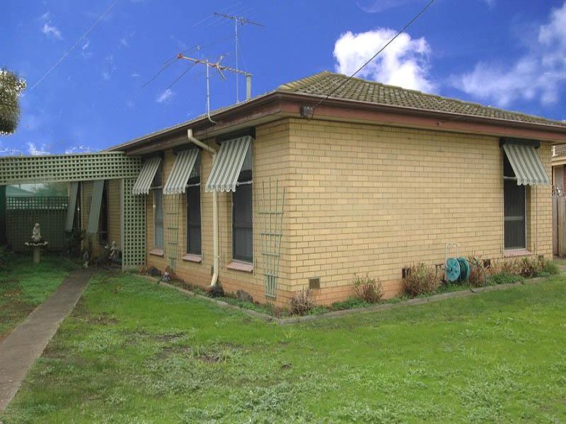16 Howitt Avenue, Corio image 1