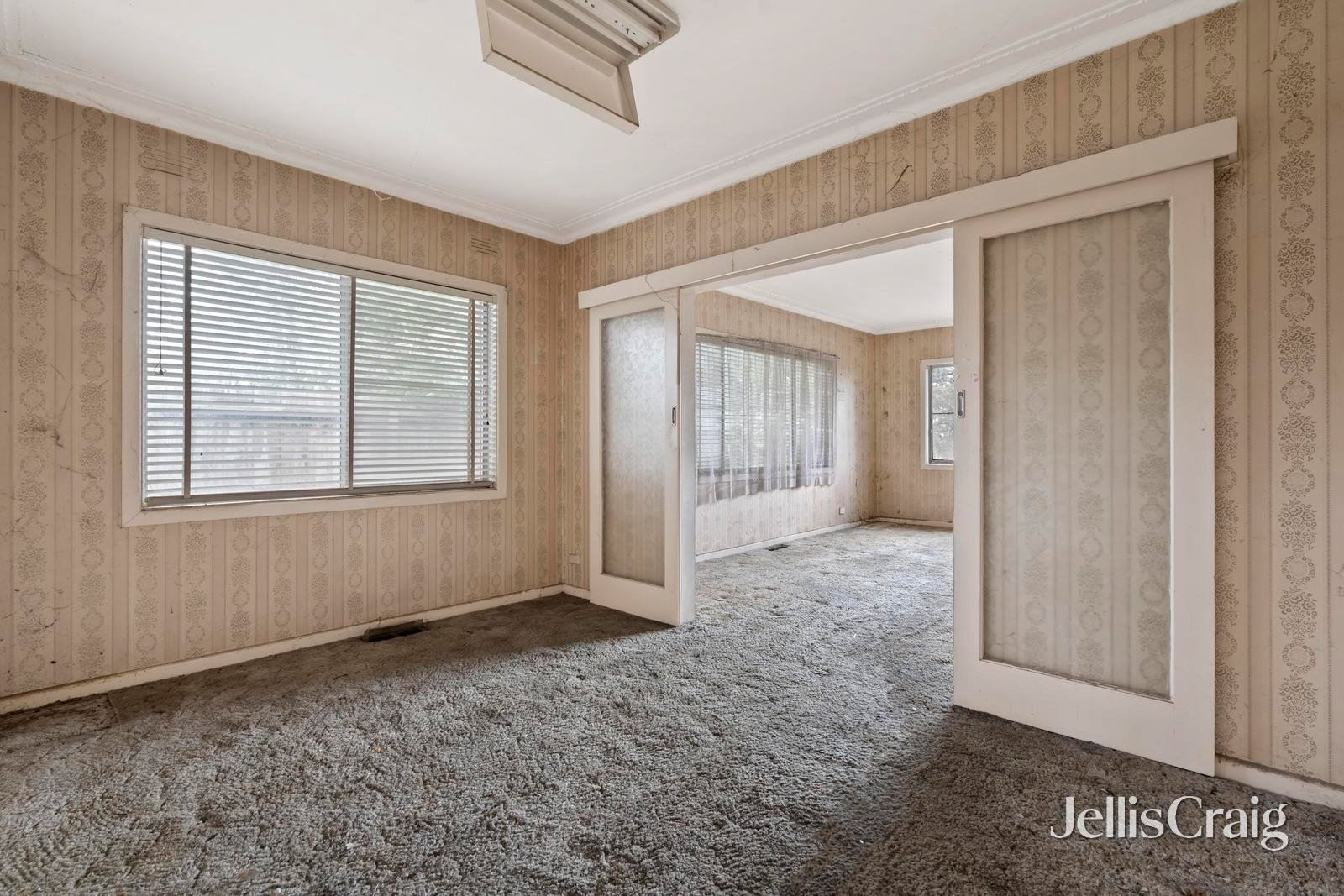 16 Hyton Crescent, Croydon image 3
