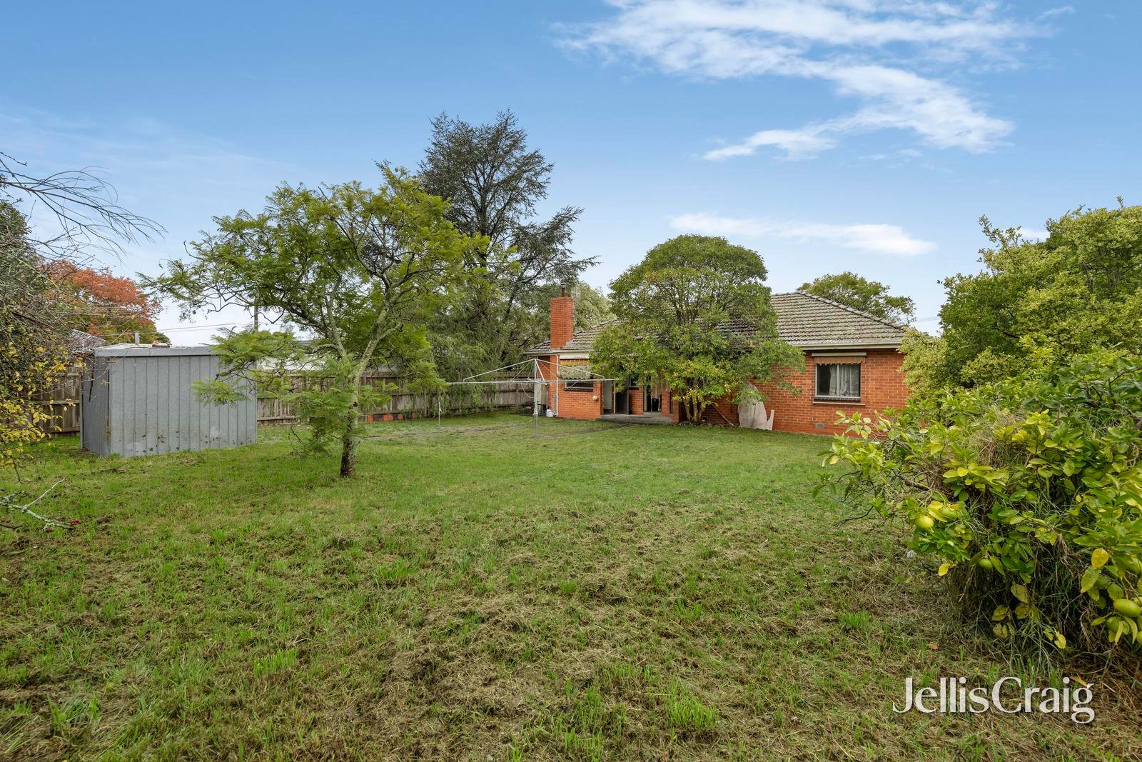 16 Hyton Crescent, Croydon image 6