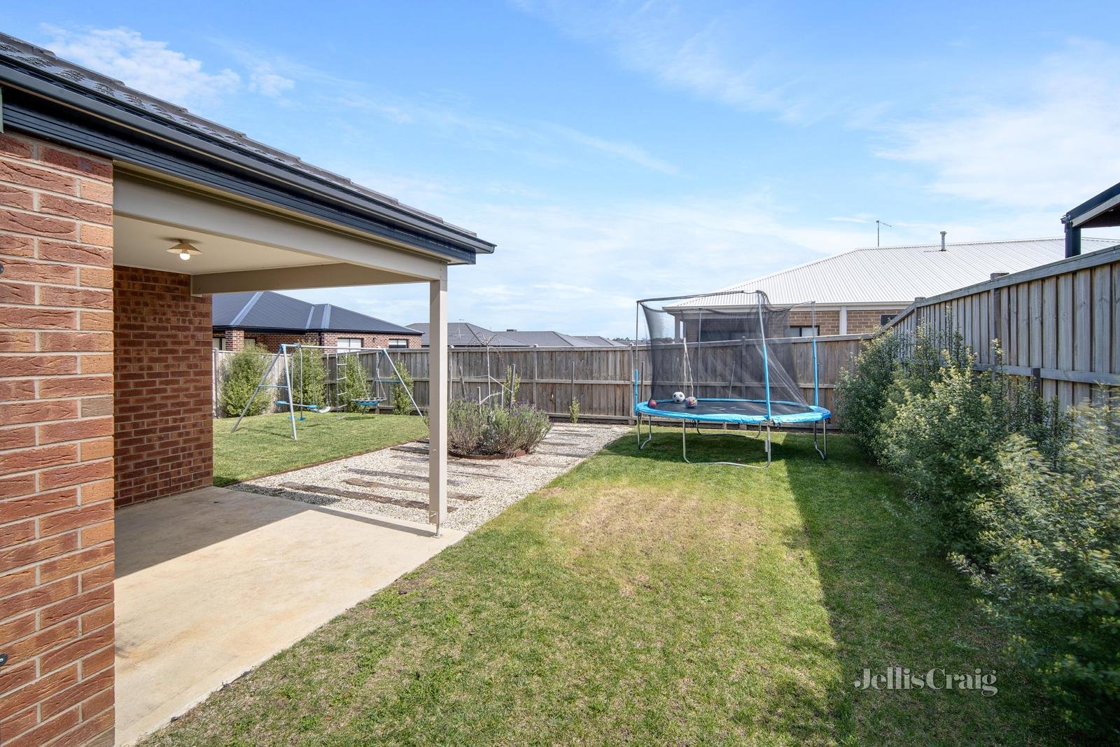 16 Invicta Drive, Smythes Creek image 4