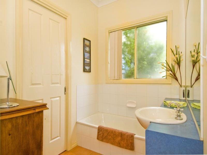16 Ironbark Street, Waurn Ponds image 4
