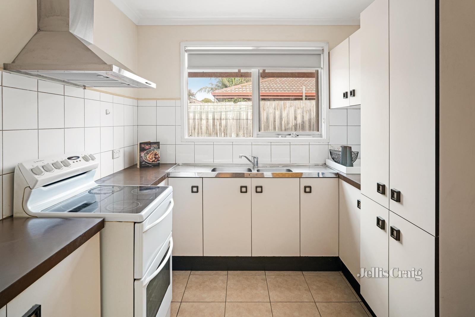 16 Jacksons Road, Chelsea image 5