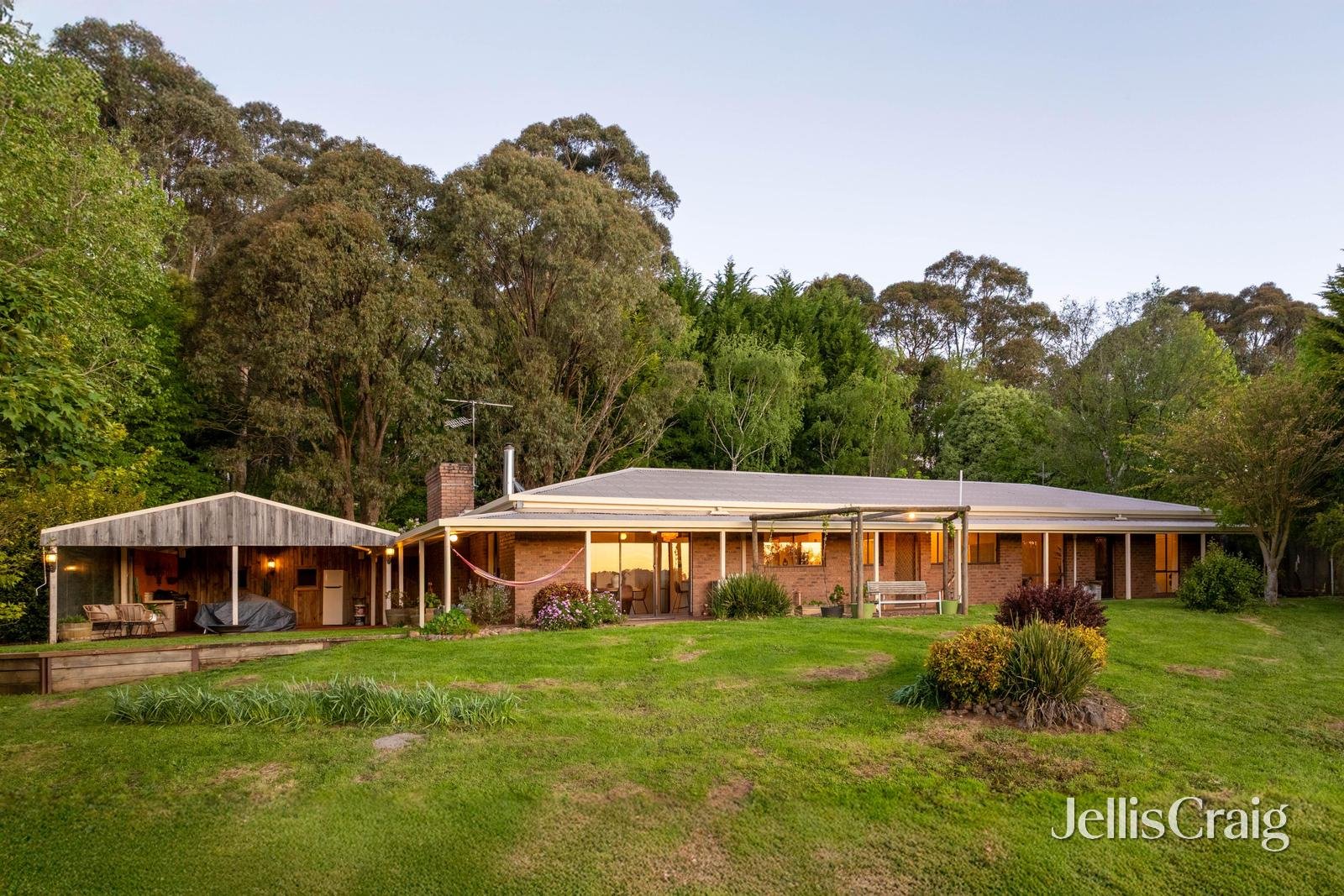 16 James Street, Kinglake image 1