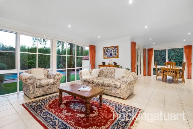 16 James Street, Surrey Hills image 2