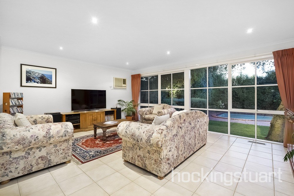 16 James Street, Surrey Hills image 3