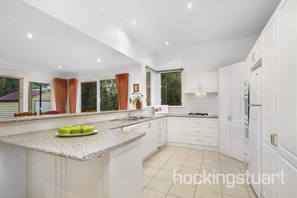 16 James Street, Surrey Hills image 4