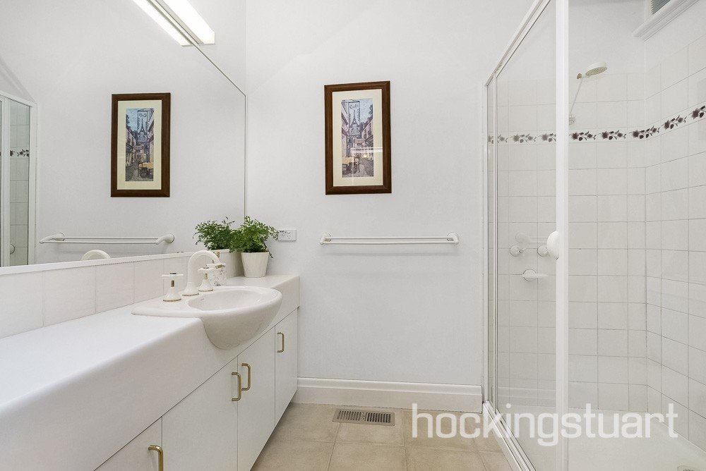 16 James Street, Surrey Hills image 8