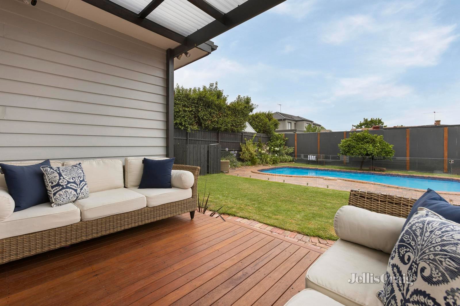 16 James Street, Surrey Hills image 13