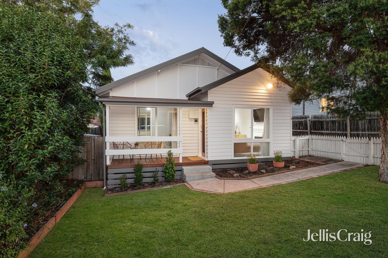 1/6 Jessop Street, Greensborough image 1