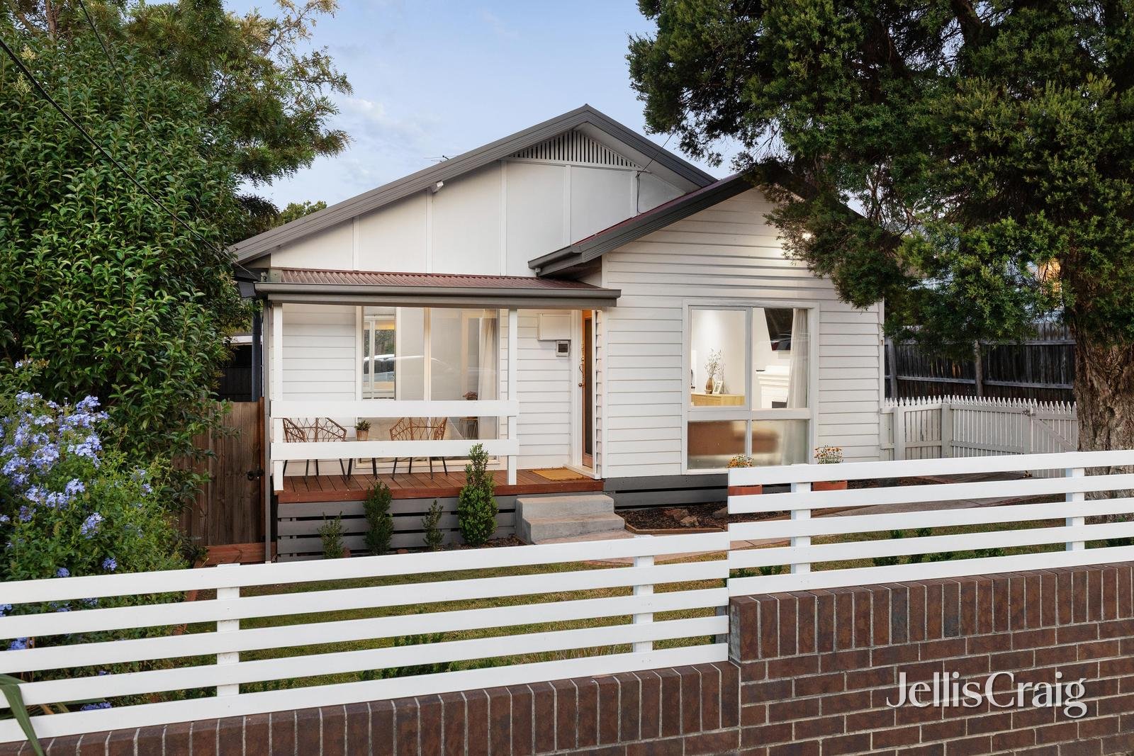 1/6 Jessop Street, Greensborough image 2