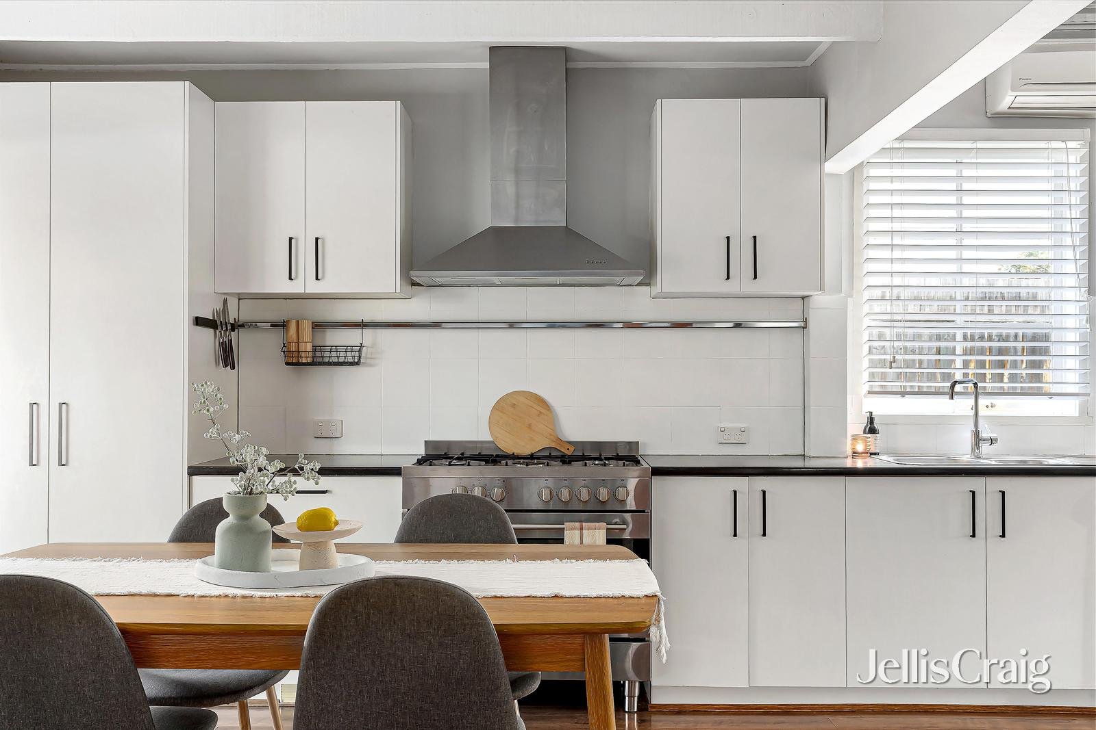 1/6 Jessop Street, Greensborough image 5