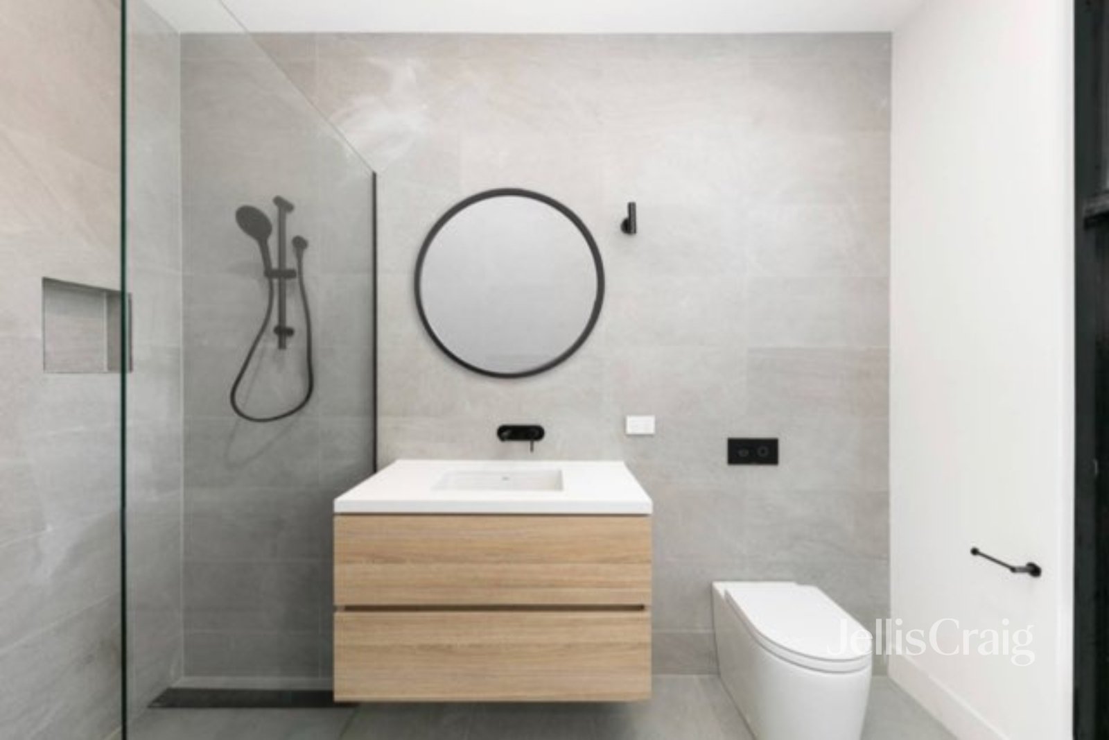 1/6 Josephine Grove, Preston image 6