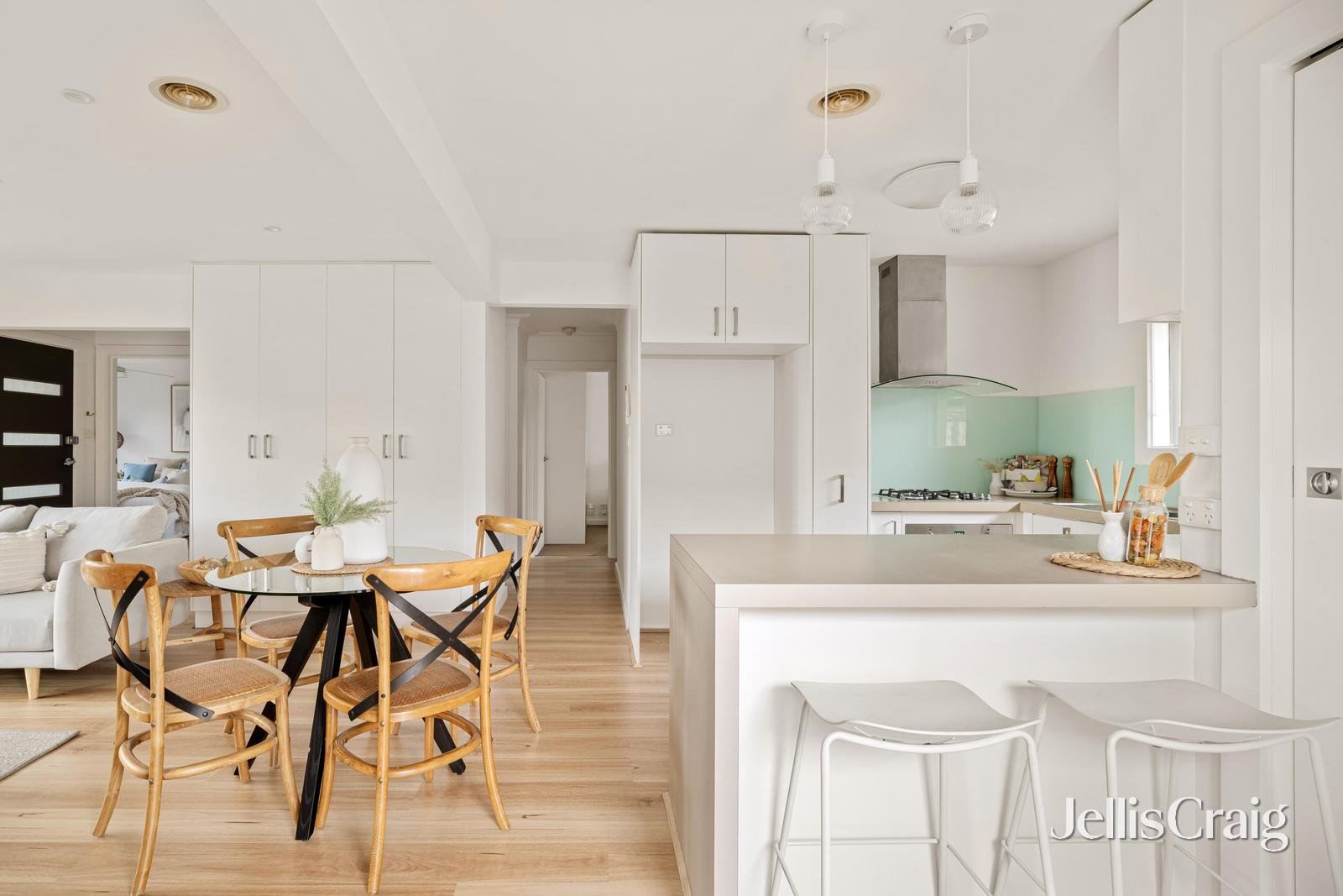 16 Kennedy Avenue, Chelsea Heights image 3