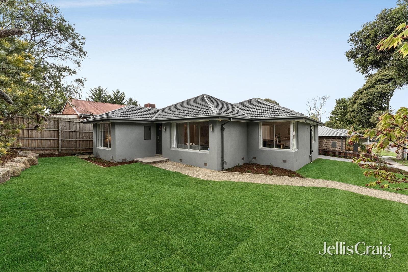 16 Kerryanne Crescent, Wonga Park image 2