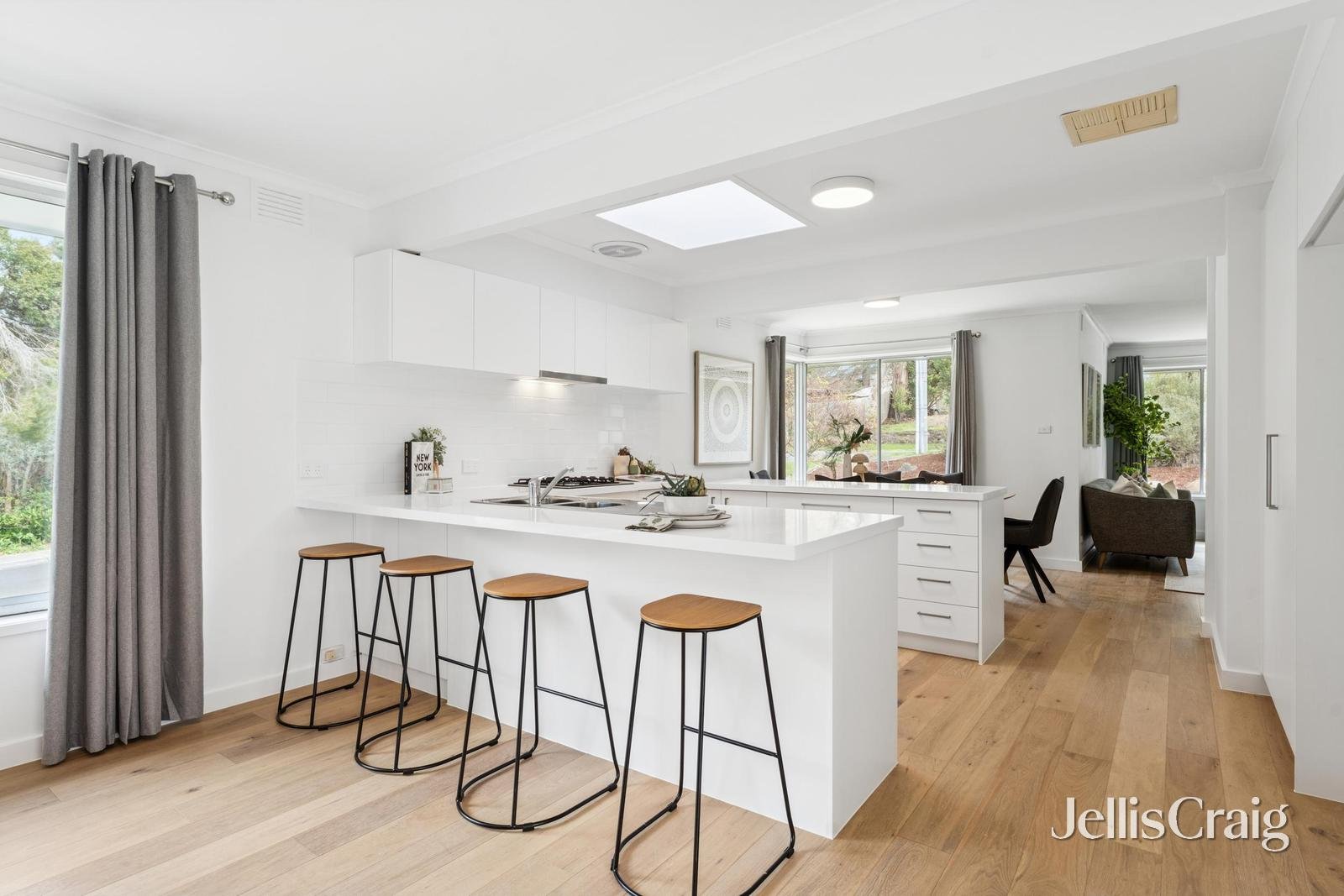 16 Kerryanne Crescent, Wonga Park image 6