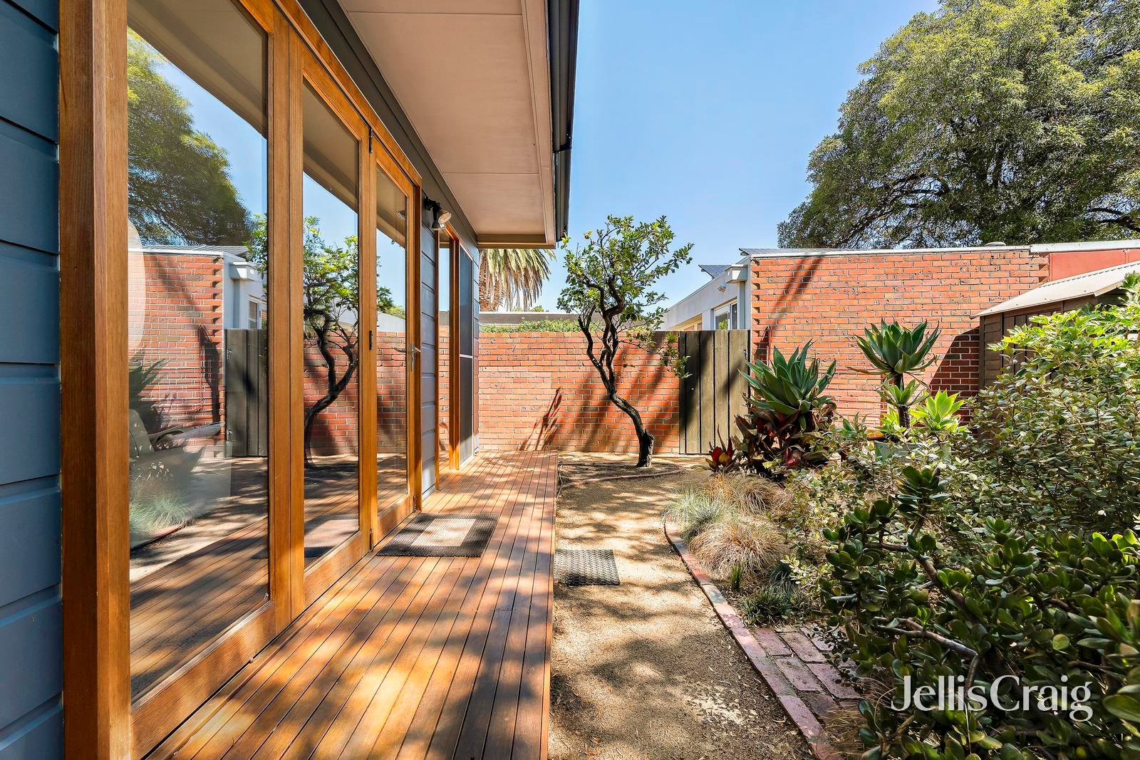 16 Kingsley Street, Elwood image 7