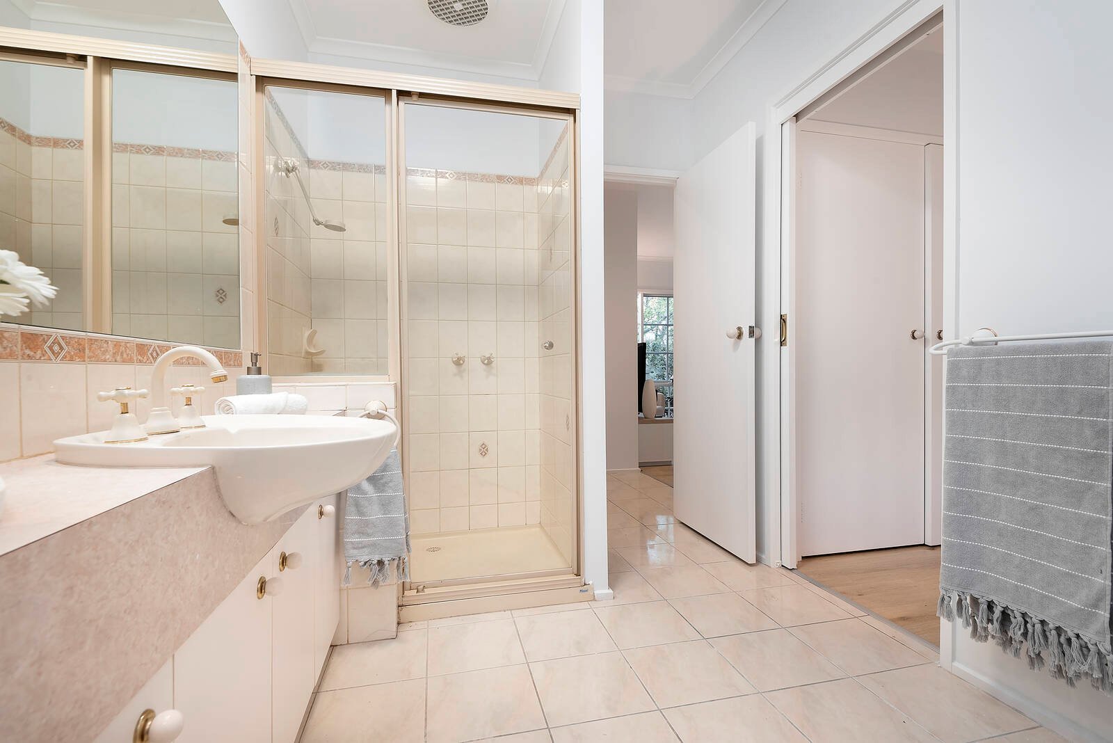 Property Gallery Thumbnail 8