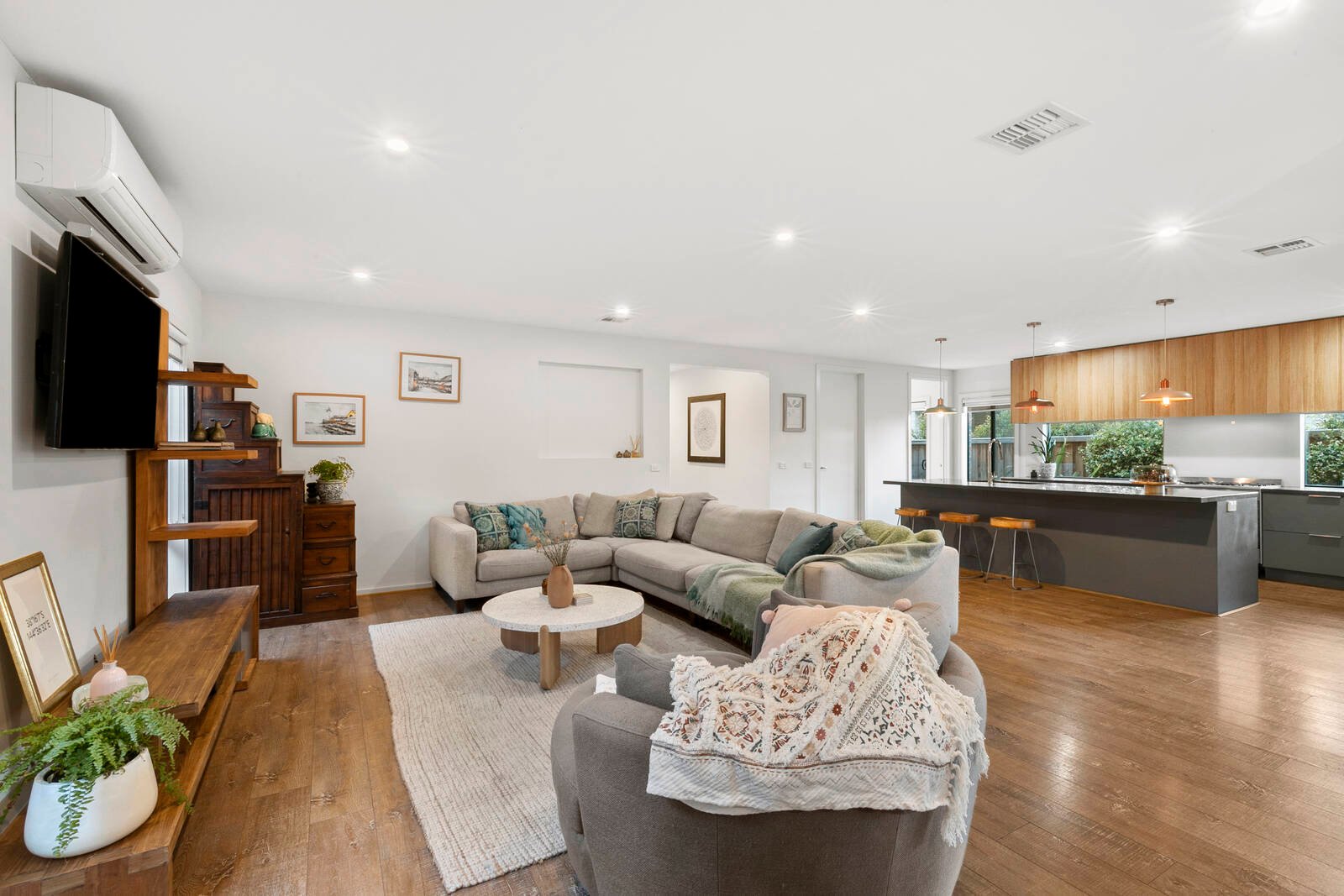 Property Gallery Thumbnail 8