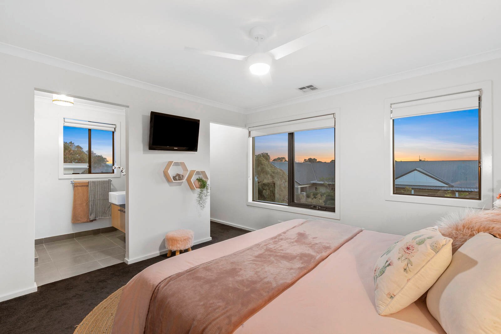 Property Gallery Thumbnail 13