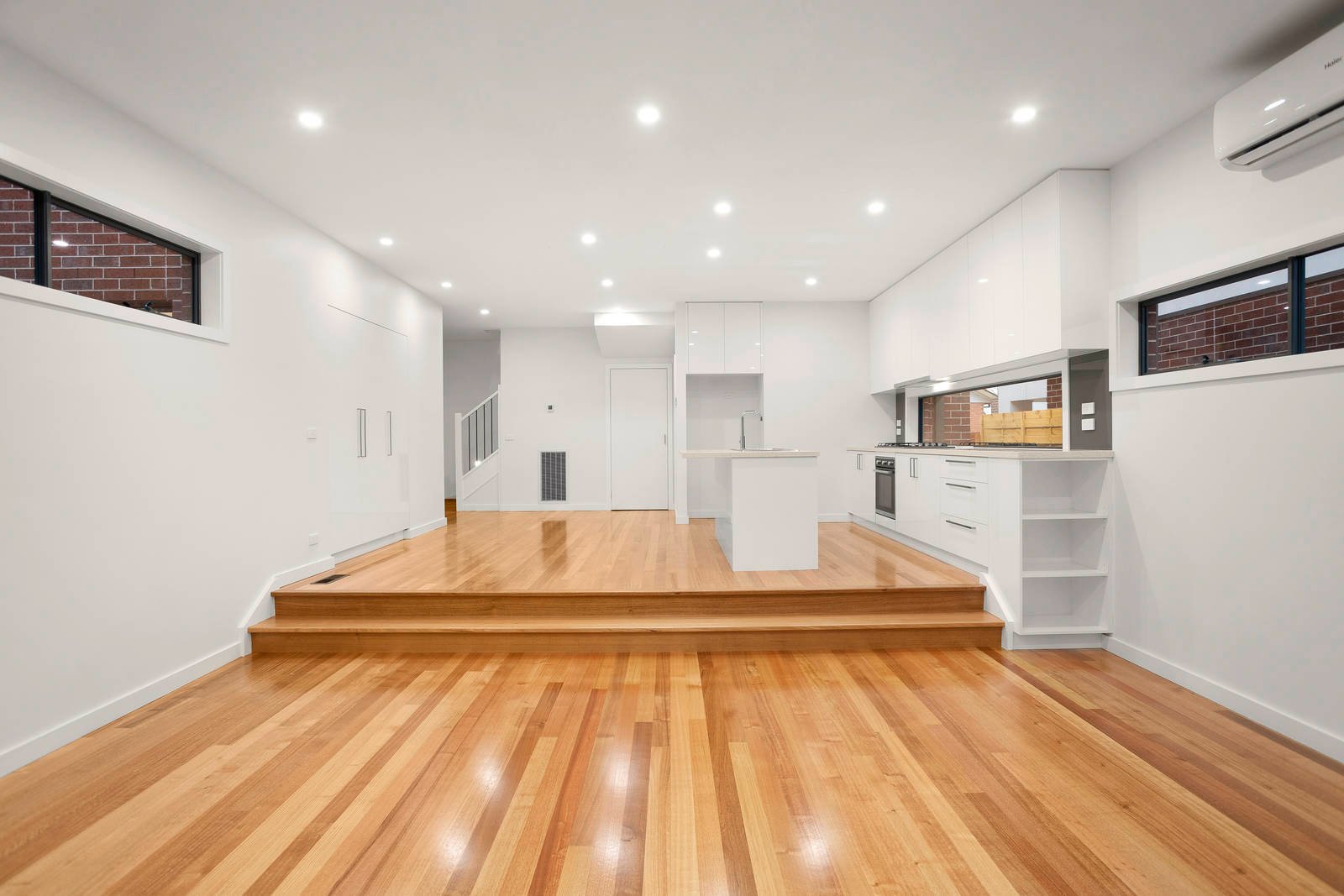 Property Gallery Thumbnail 4