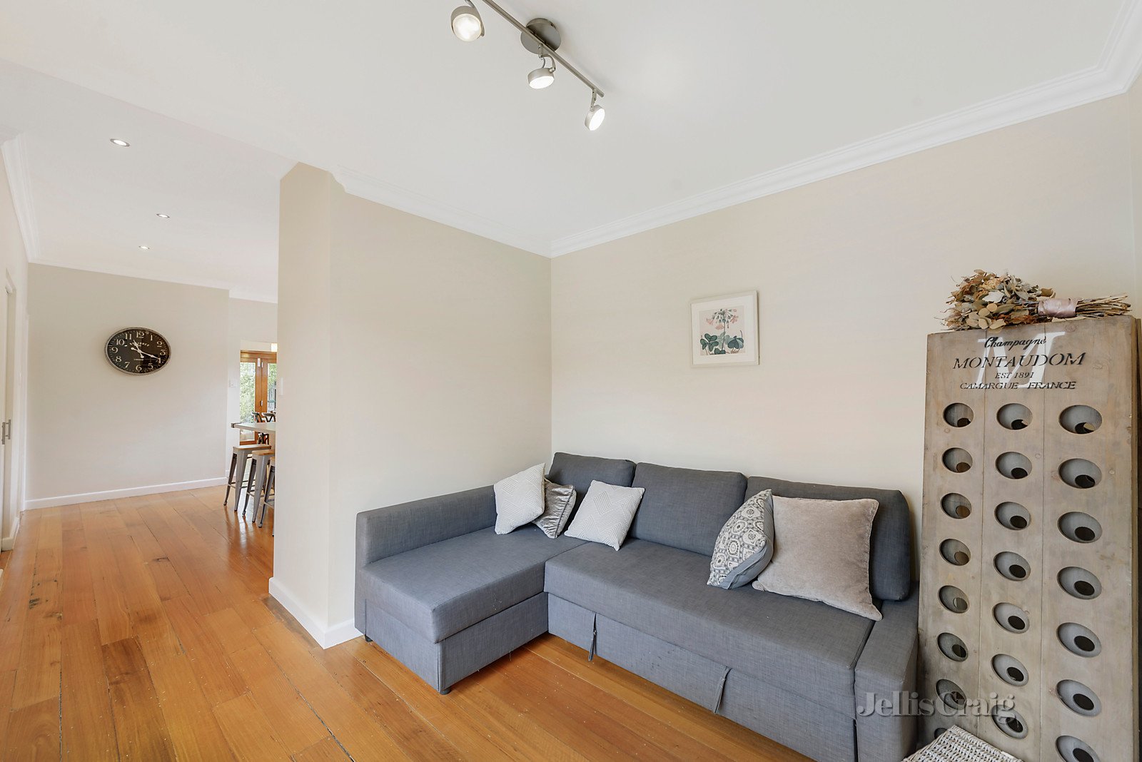 1/6 Lake Avenue, Mitcham image 4