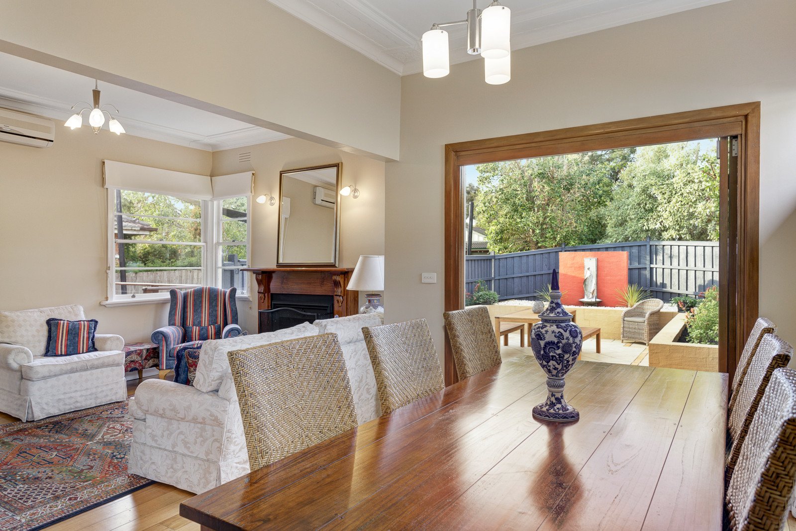 1/6 Lake Avenue, Mitcham image 3