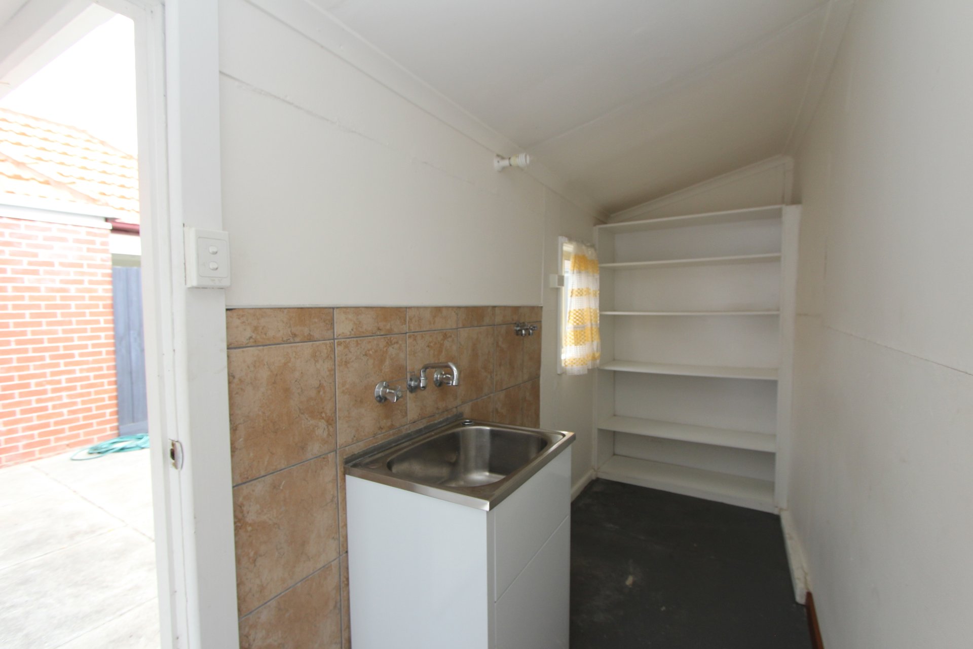 Property Gallery Thumbnail 9