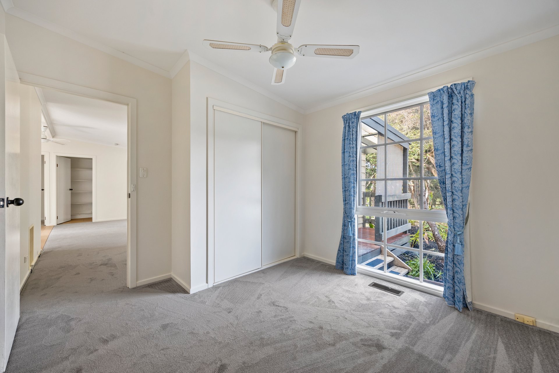 Property Gallery Thumbnail 13