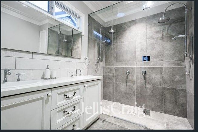 16 Larnoo Avenue, Brunswick&nbsp;West image 6