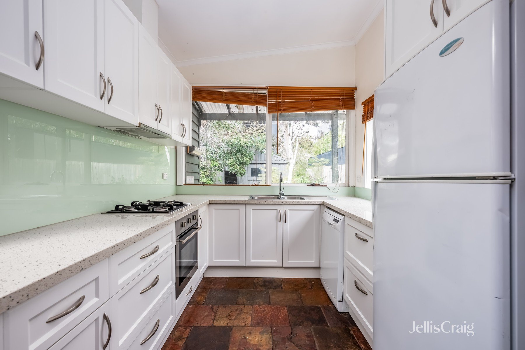16 Lennox Street, Hawthorn image 2