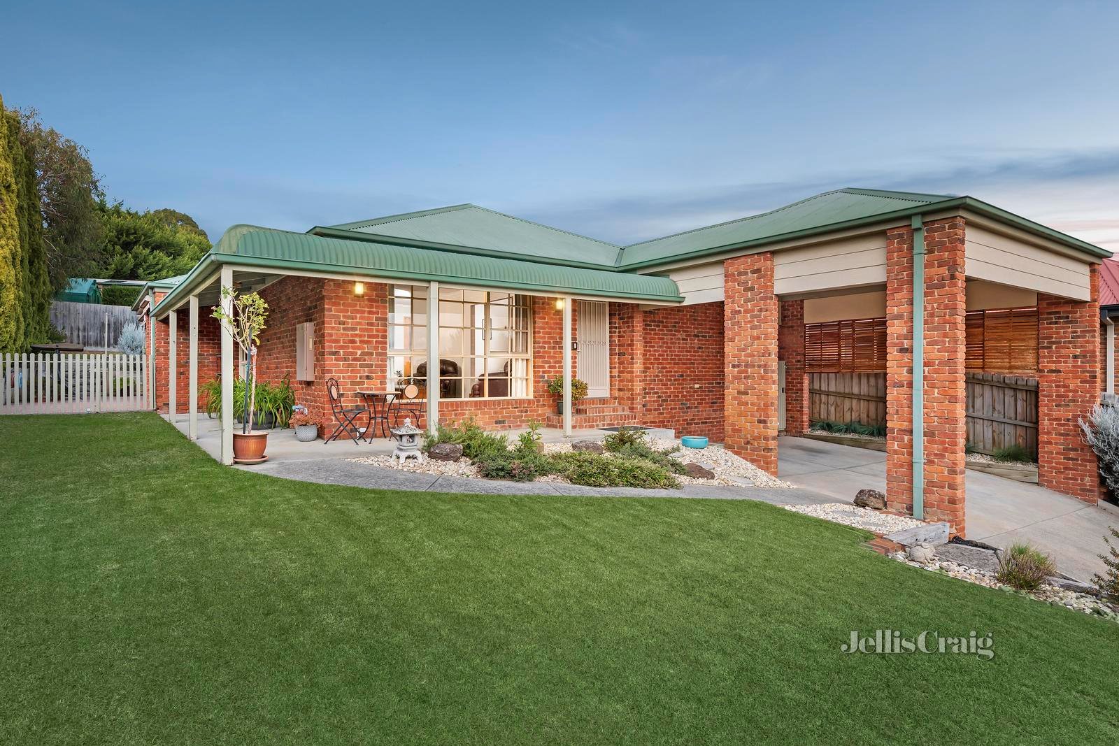 16 Lilac Rise, Lilydale image 1