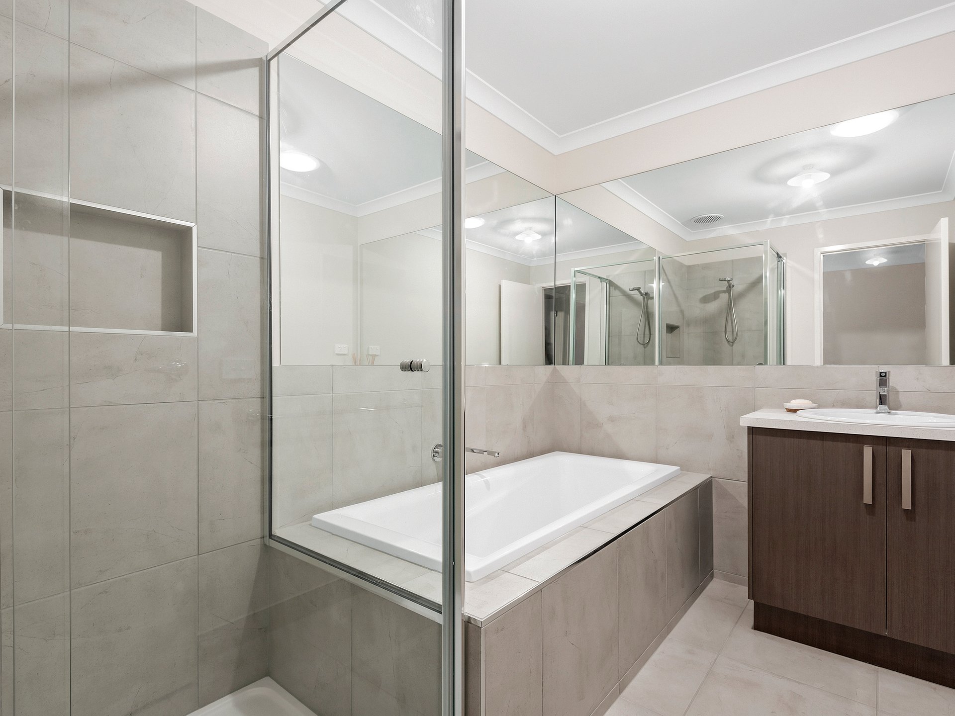 Property Gallery Thumbnail 7