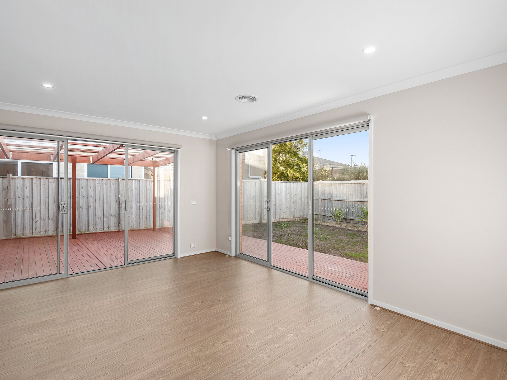 Property Gallery Thumbnail 3