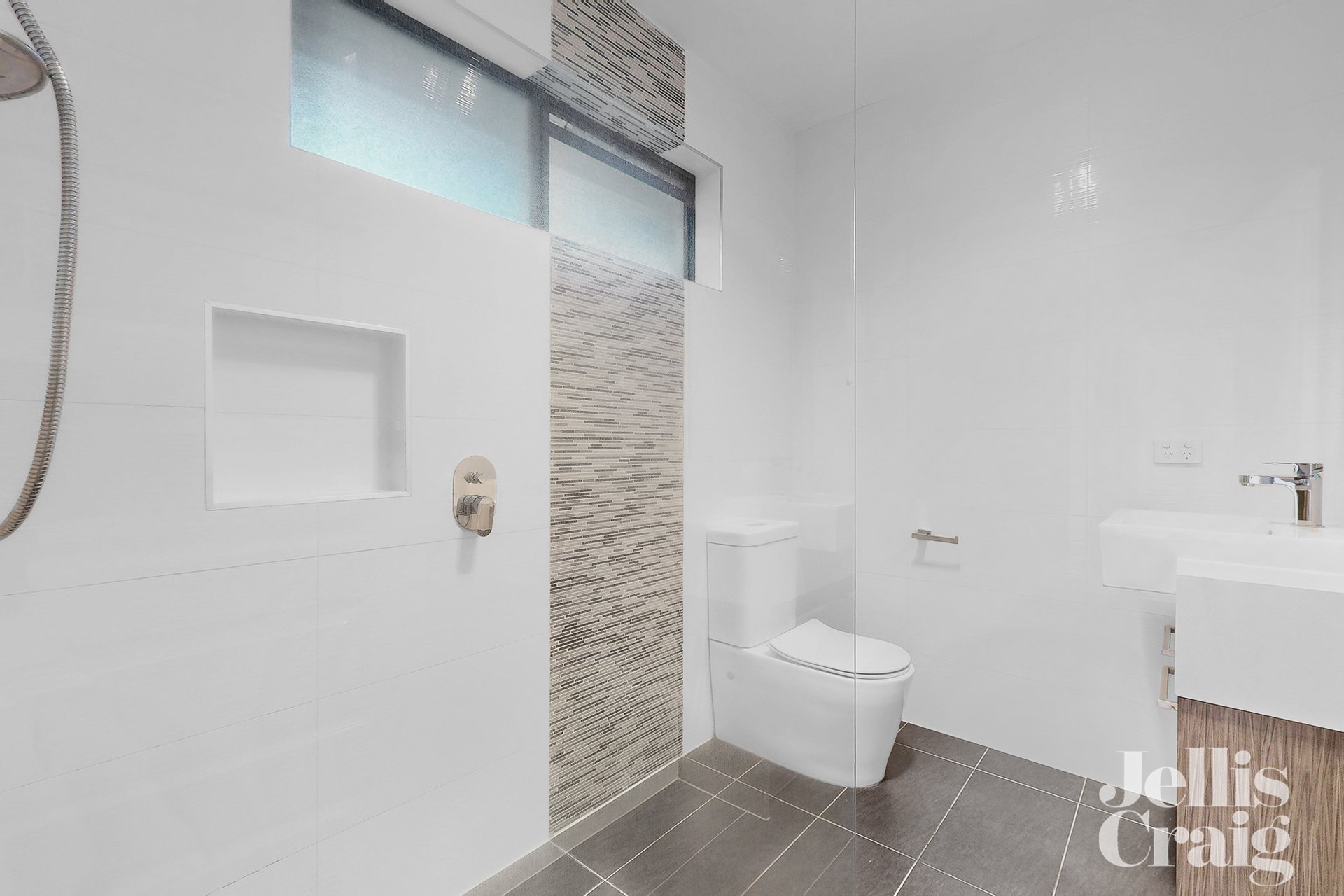16 Lincoln Avenue, Mont Albert North image 7