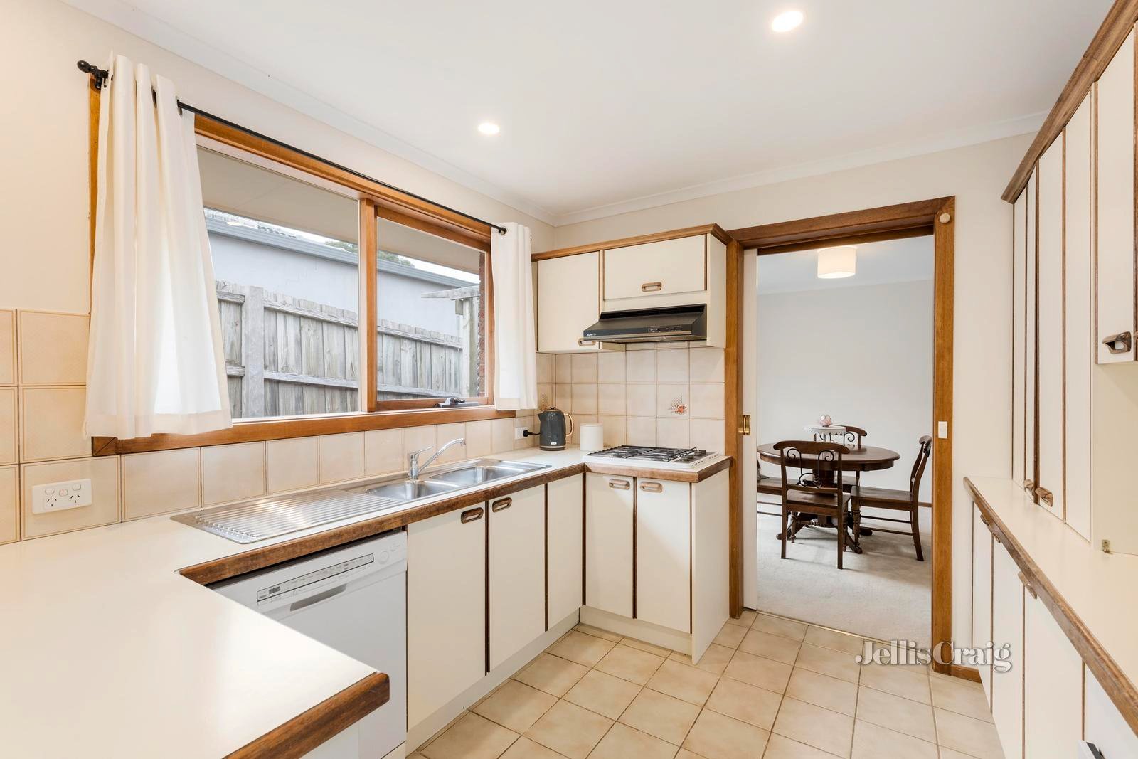 1/6 Linda Drive, Ringwood image 5