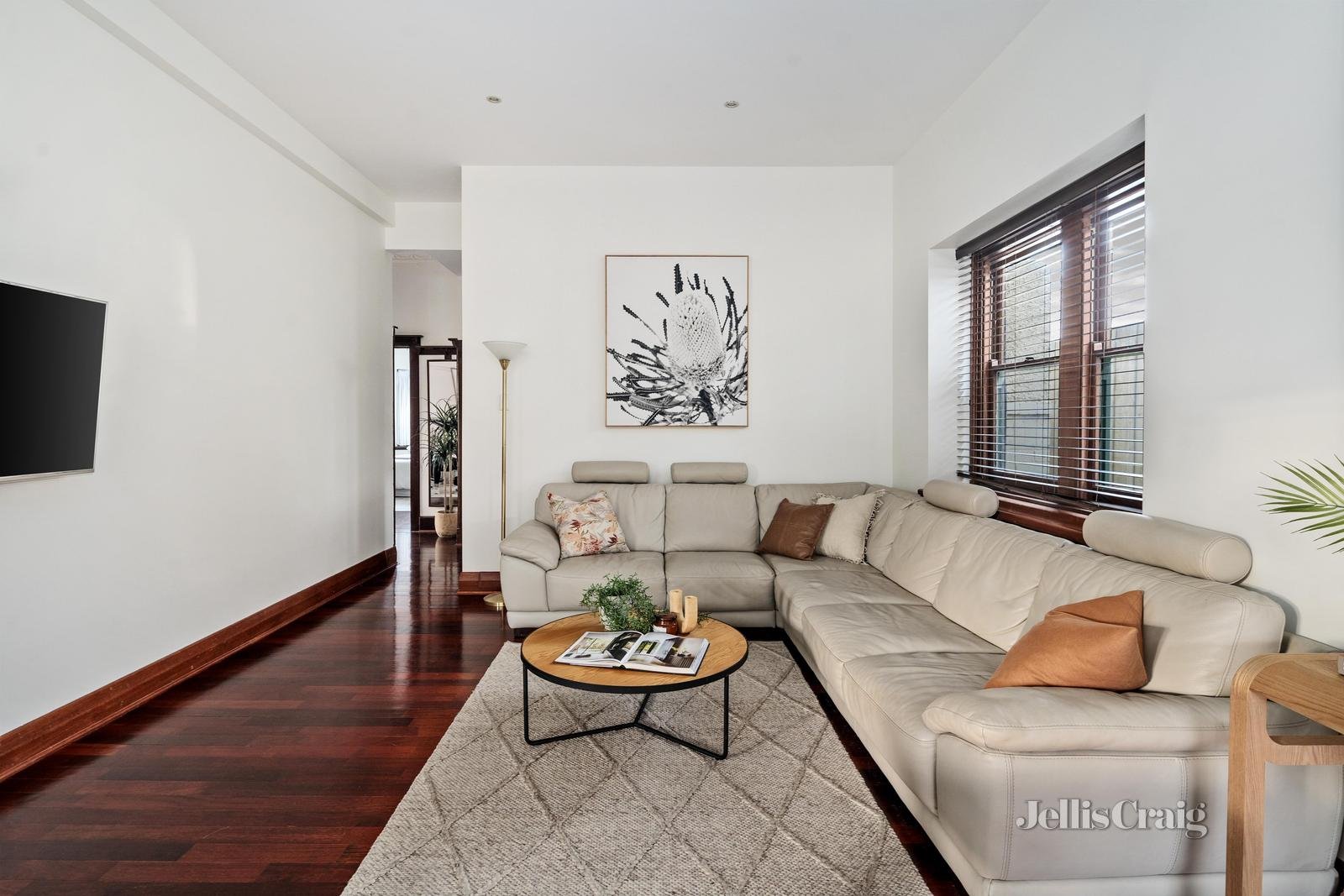 16 Lingwell Road, Hawthorn East image 4