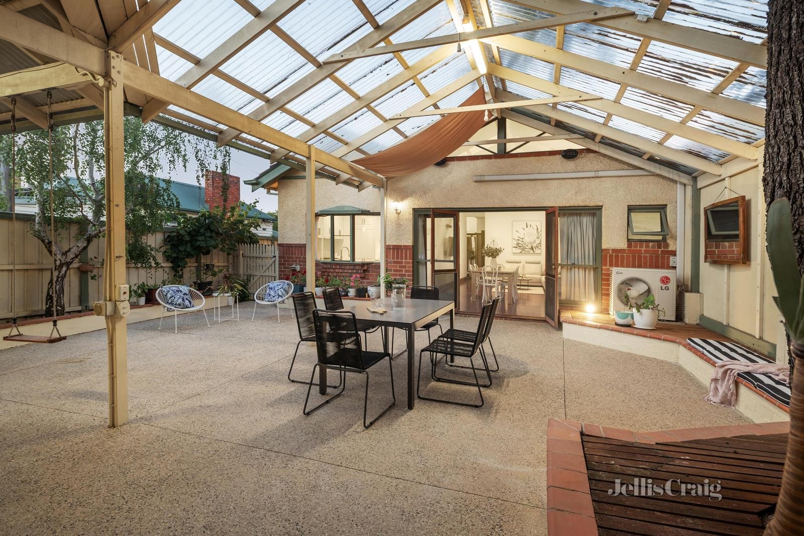 16 Lingwell Road, Hawthorn East image 7