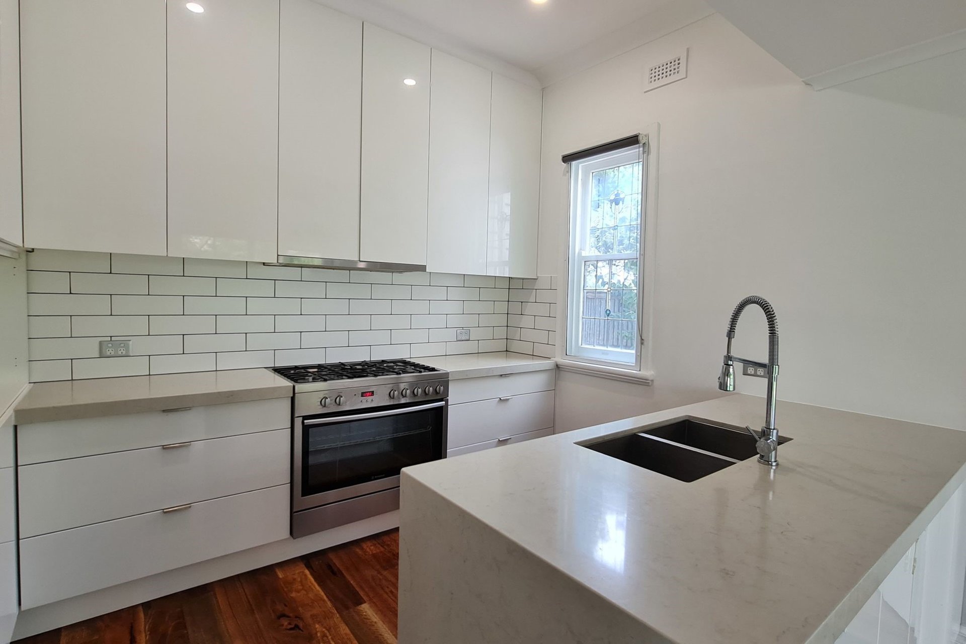 16 Loch Street, Kew image 5