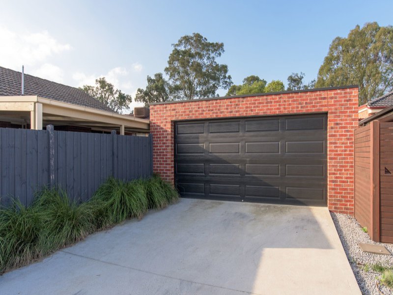 16 Lockhart Court, Kilsyth image 11