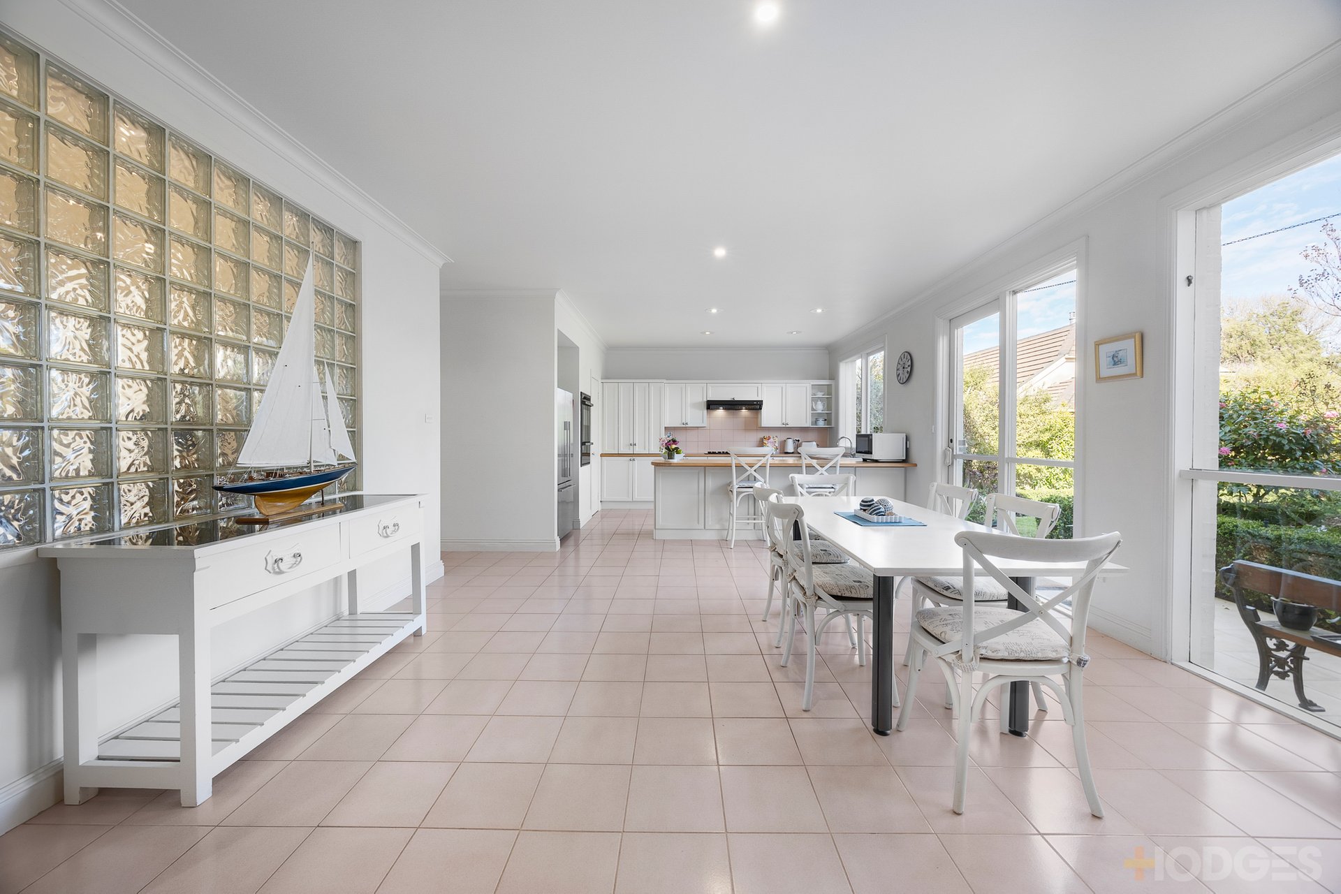 16 Lynette Avenue Beaumaris