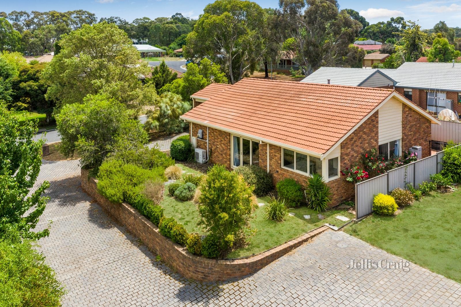 1/6 Maltby Drive, Castlemaine image 1