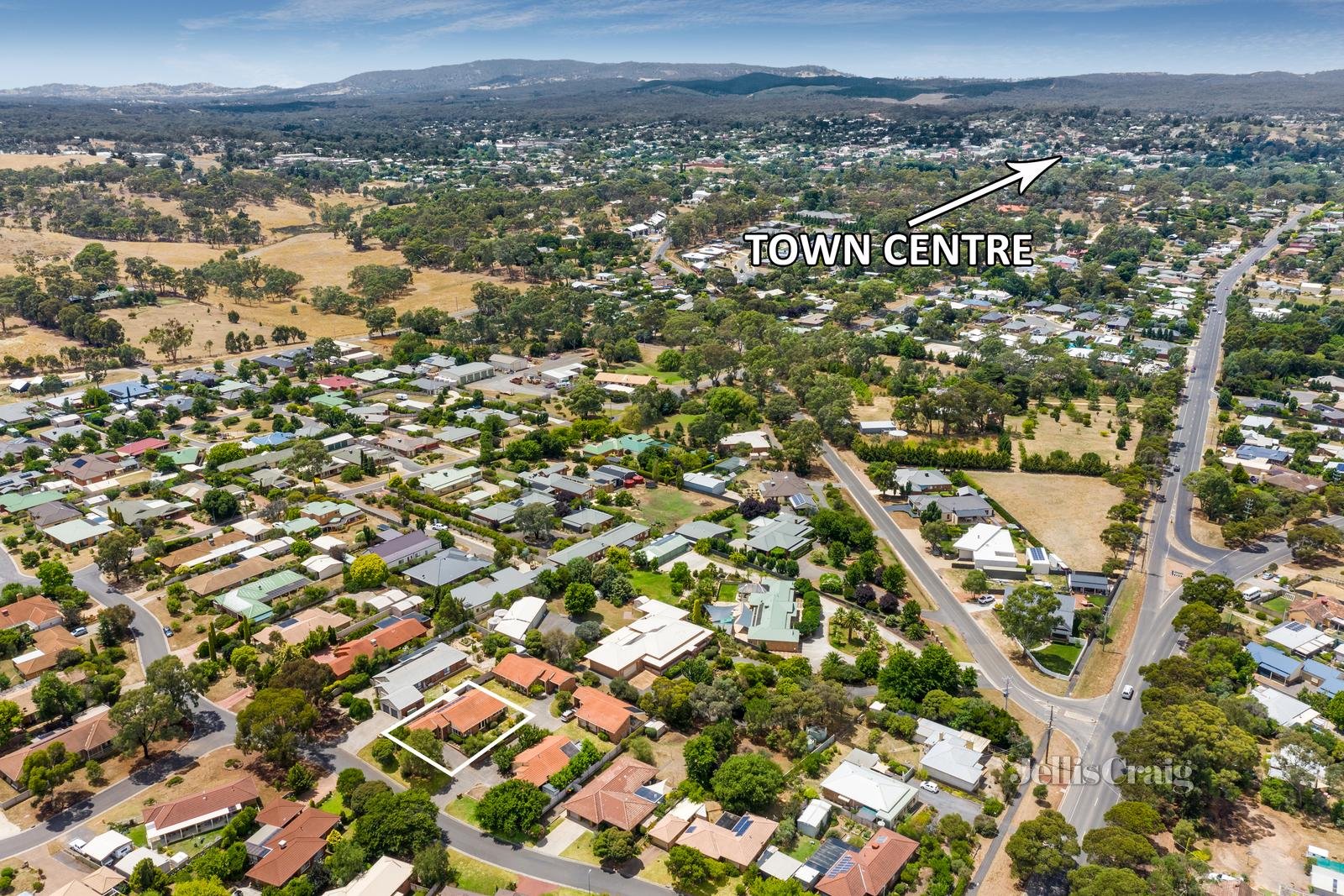 1/6 Maltby Drive, Castlemaine image 13