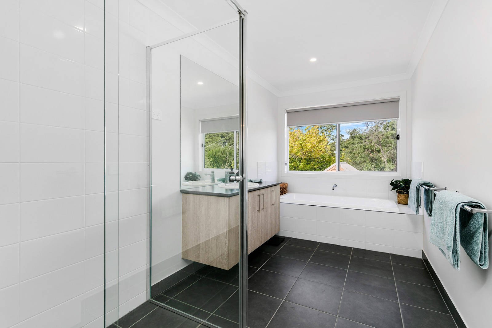 Property Gallery Thumbnail 6