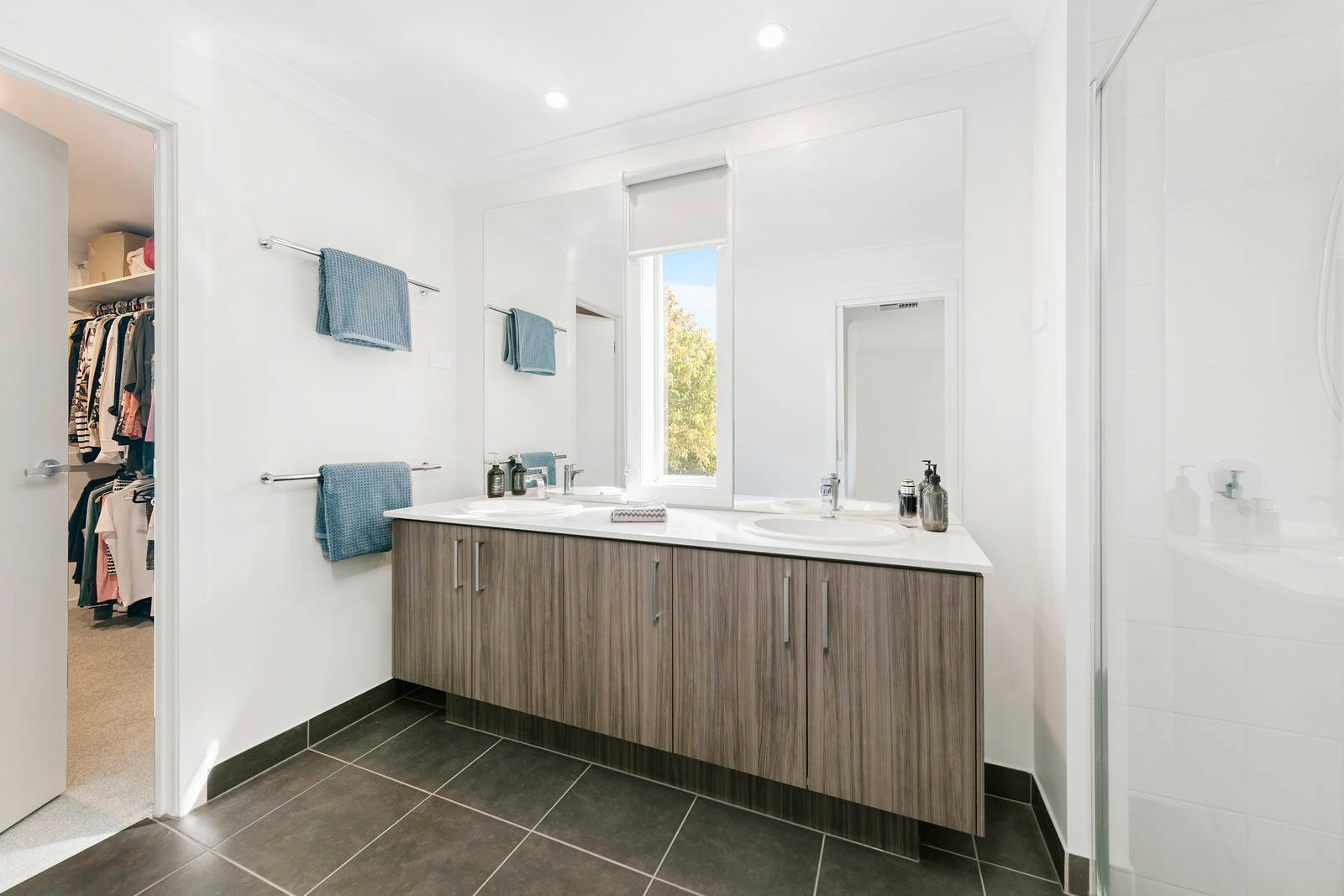 Property Gallery Thumbnail 7