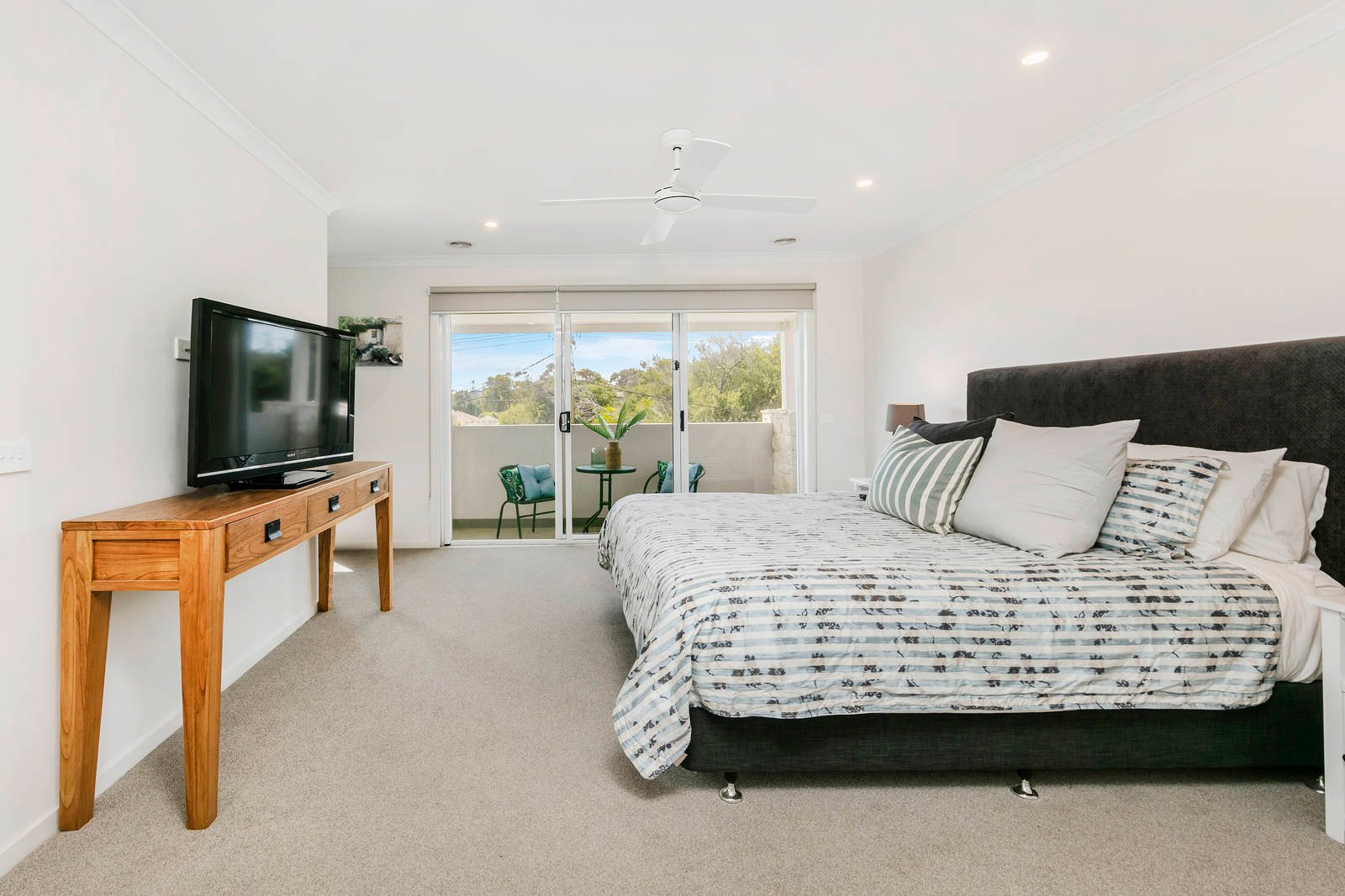 Property Gallery Thumbnail 14
