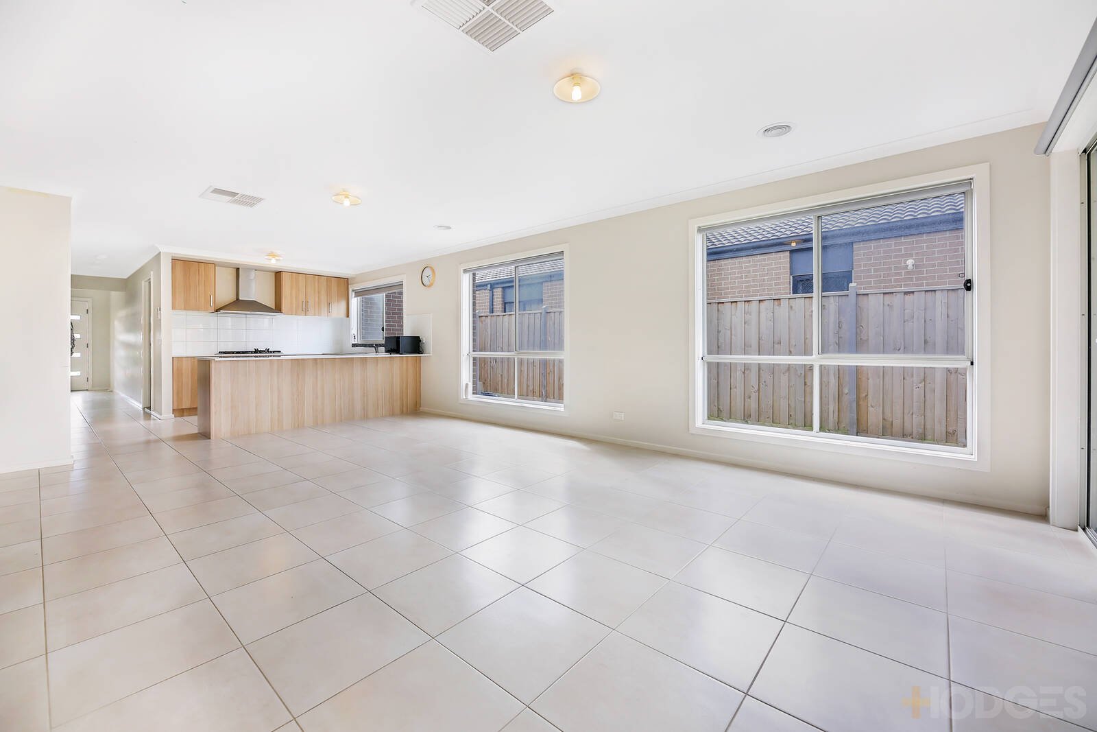 16 Marshy Avenue Cranbourne East
