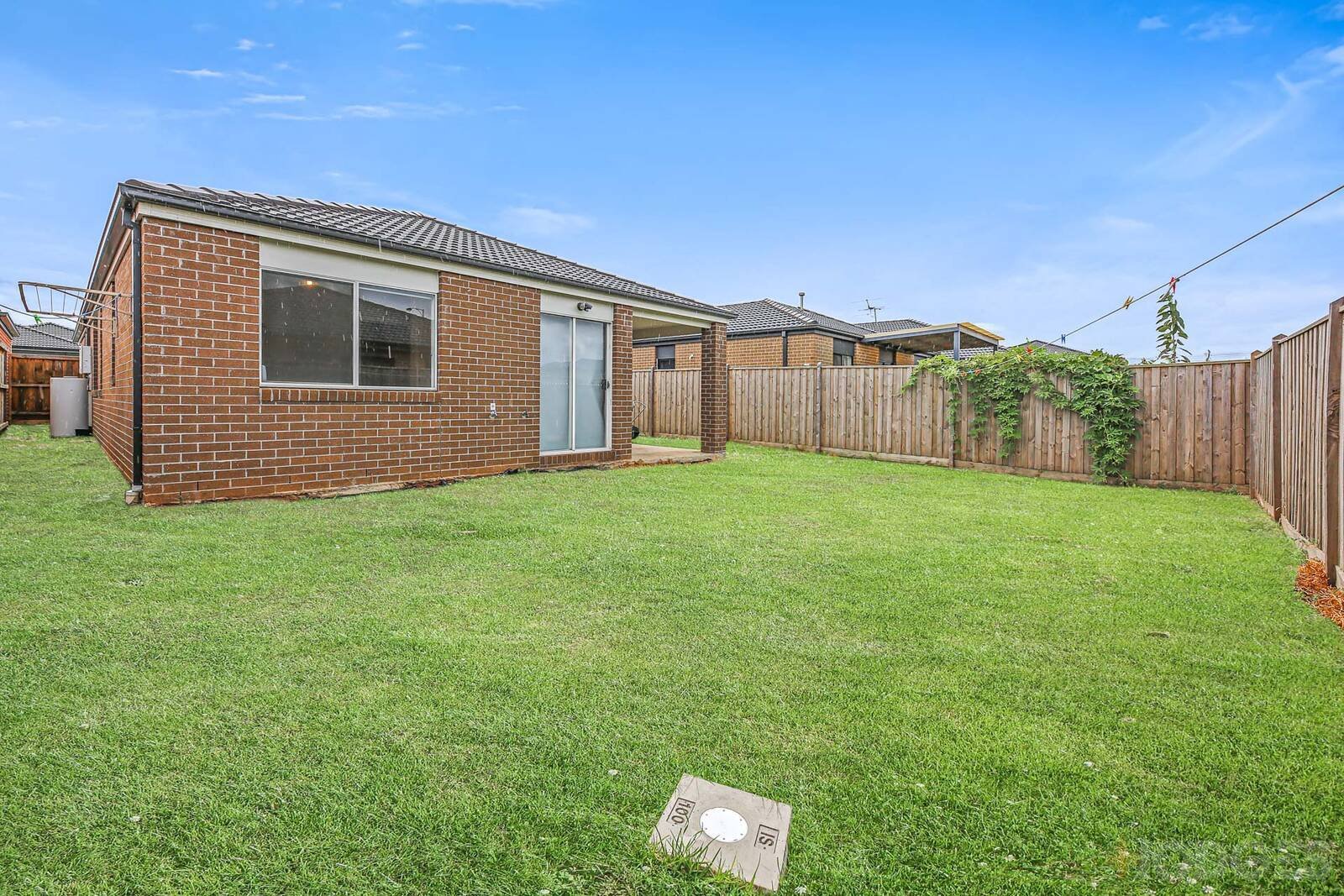 16 Marshy Avenue Cranbourne East